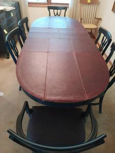 lot 70 image: Vintage Dining Set