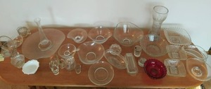 lot 69 image: Collection of Vintage Glass Items