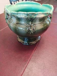 lot 71 image: Vintage Planter