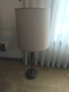 lot 86 image: Vintage MCM Table Lamp with Wood Base