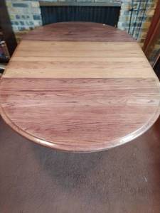 lot 169 image: Dining Room Table- With 2 Leaves