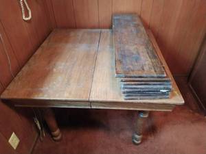 lot 179 image: Leafed Table and 2 Chairs