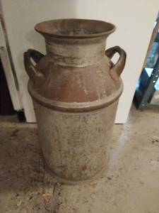 lot 183 image: Old Metal Jug