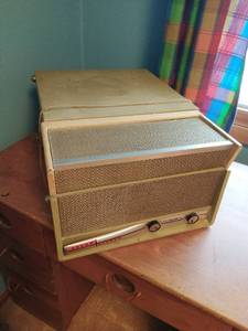 lot 220 image: Decca Stereo