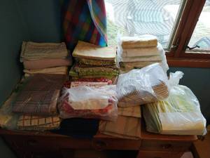 lot 227 image: Collection of Vintage Linens