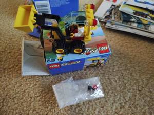 lot 256 image: Lego Set