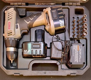 lot 68 image: Craftsman Cordless DrillDriver