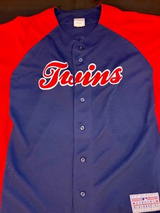 lot 91 image: Minnesota Twins #7 Joe Mauer Short Sleeved Jersey by Genuine Merchandise