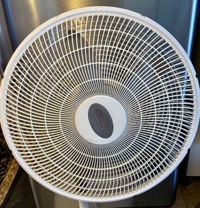 lot 119 image: Lasko Performance Series Floor Fan