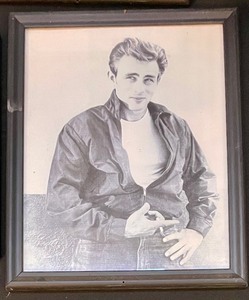 lot 107 image: Fabulous Framed Photo Prints of Historic Actors