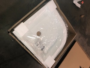 lot 16 image: Swiss Madison Voltaire 32 in. x 32 in. Single Threshold, Center Drain Shower Base in White