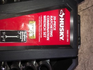 lot 41 image: Husky Ratcheting SAEMM Combination Wrench Set (20-Piece)