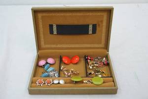 jewelry box with jewelry