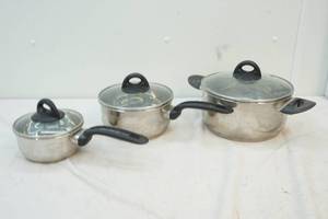 Pot set with lids