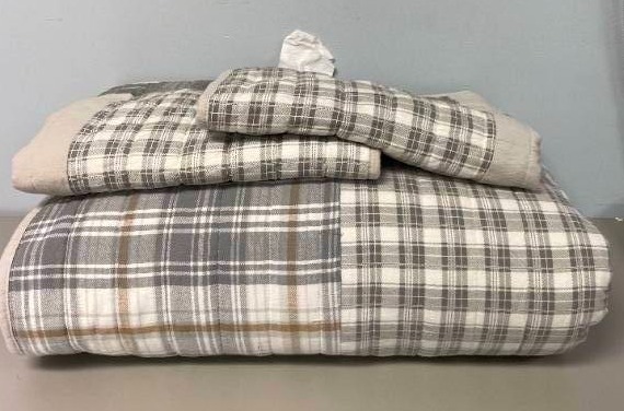 Threshold Flannel Patchwork Gray White FullQueen Quilt w Shams