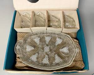 Vintage Anchor Hocking 8-Piece Serva-Snack Set