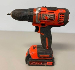 Black &amp Decker 20v Drill w Battery