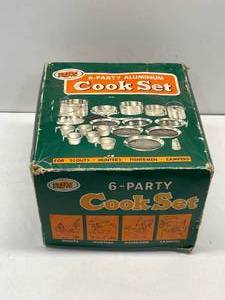 Vintage Six Party Aluminum Cook Set