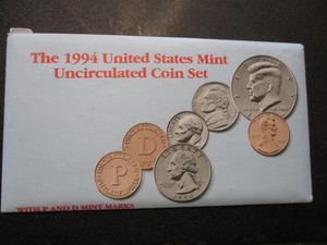 22. 1994 Philadelphia and Denver Uncirculated Mint Sets in Original Government Packaging