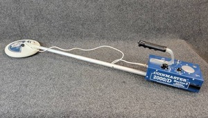 lot 226 image: Vintage Whites 2000D Series 3 Metal Detector - Tested and Works - NO SHIPPING