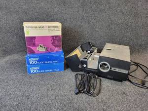 lot 230 image: Sawyers Rotomatic 707 2x2 Slide Projector, Carousels and Slide Viewer in Boc