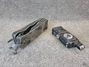 lot 233 image: NIKON Speedlight SB-16 w Case
