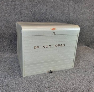 lot 234 image: Vintage Brumberger Roll Up Metal Cabinet - 16 x 13.25 x 12.25