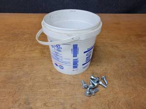 lot 247 image: 13 LBS of 38 x 1 Carriage Bolts - Unused