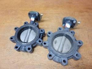 lot 259 image: Pair of Unused NIBCO 4 Stainless CF8M Butterfly Valves - LD3222