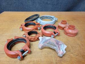 lot 261 image: Lot of Victaulic Pipe Clamps 6 to 3 and More