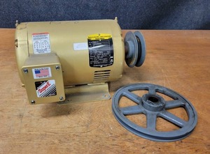 lot 287 image: BALDOR Super-E Electric Motor - 3HP 3 phase - Part No. EM3211T