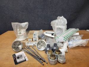 lot 290 image: Large Lot of Assorted Plumbing Parts