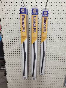 lot 340 image: Lot of (10) NEW NAPA ExactFit 28 Windshield Wipers - Part No. 60-028-SP