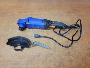 lot 351 image: Wet Polisher 110V 800W 500-4500 RPM 5 Disc Max - This is a Return Item - Tested and Works