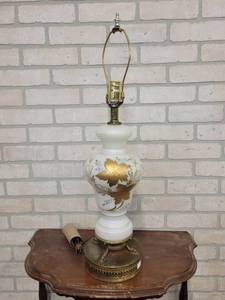 lot 361 image: Vintage Table Lamp - 28 Tall Overall - NO SHIPPING