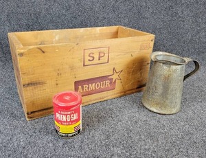 lot 390 image: Antique Savory 1 Qt Oil Can, Vintage Armour Corned Beef Crate and Dr. Salsburys Phen-O-Sal Tablets