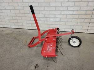 lot 423 image: SNAPPER Lawn Tractor Thatcherizer Dethatcher Attachment - NO SHIPPING
