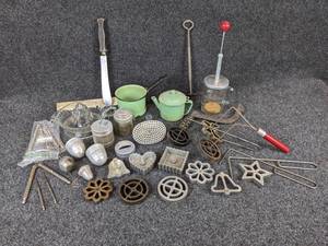lot 459 image: Lot of Vintage Kitchen Items Including Tea Infusers, Rosette Irons, and MORE