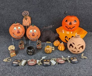 lot 465 image: Lot of Halloween Dcor - Neat Papier Mache and Metal Pieces NO SHIPPING