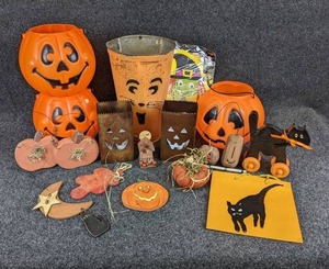 lot 466 image: Lot of Halloween Dcor - Luminarias, Trick-or-Treat Buckets, and More NO SHIPPING