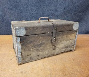 lot 435 image: Vintage Wood Toolbox - Measures about 21 x 11 x 11 - NO SHIPPING