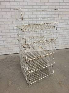 lot 439 image: Set of (5) Vintage Stacking Wire Baskets - Overall they are 42 x 18.5 x 17 - NO SHIPPING