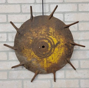 lot 453 image: Antique Steel Farm Implement Wall Hanger - About 21 Diameter