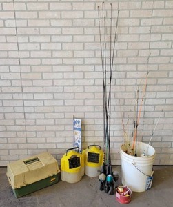 lot 520 image: Large Lot of Fishing Equipment - NO SHIPPING