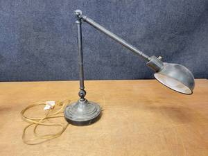 lot 525 image: Articulating Desk Lamp - Goes up to 36 Tall - NO SHIPPING