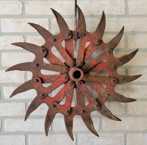 lot 527 image: Antique Steel Rotary Hoe Wall Hanger - About 19 Diameter