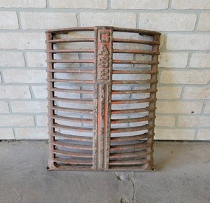 lot 530 image: Antique CASE Tractor Cast Iron Grill Insert - About 21 x 16 - Good Condition - NO SHIPPING