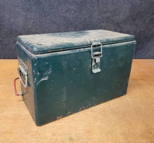 lot 541 image: Vintage Metal Cooler - Measures about 19 x 9 x 12 Tall - NO SHIPPING