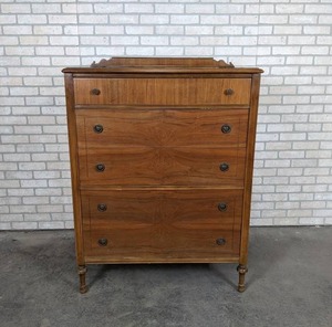 lot 212 image: Antique Chest of Drawers with Dovetail Joints - NO SHIPPING