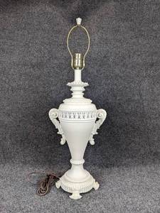 lot 324 image: Beautiful Urn Lamp - 33 Tall